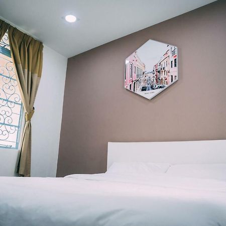 Goodnite Hogwarts Hotel George Town Eksteriør billede