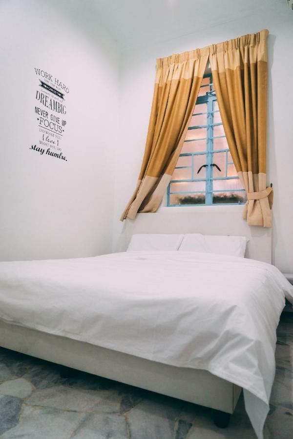 Goodnite Hogwarts Hotel George Town Eksteriør billede